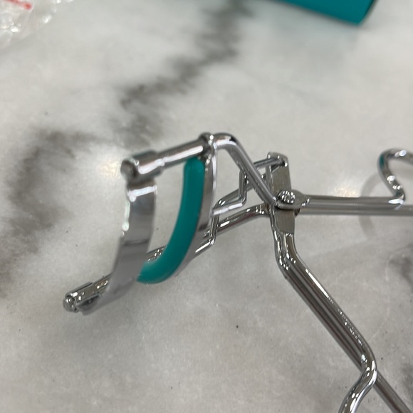 Bundle 4 for $20😀 Thrive Causemetics lash curler - Picture 6 of 6